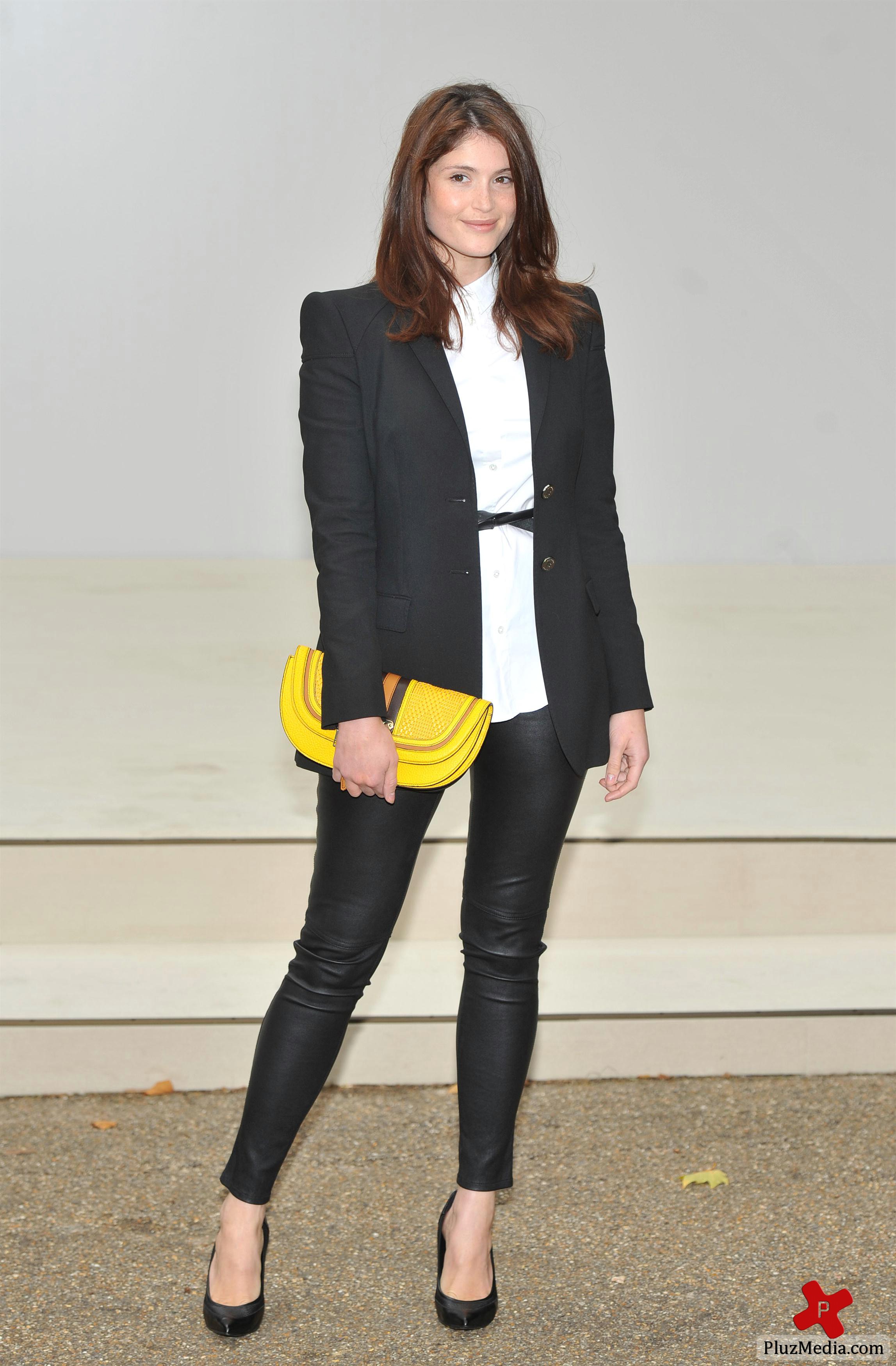 Gemma Arterton - London Fashion Week Spring Summer 2012 - Burberry Prorsum - Arrivals | Picture 81724